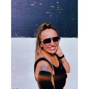 Meet your Posher, Ashley